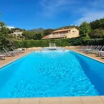 T2 Dolce & C4 Vue Et Piscine