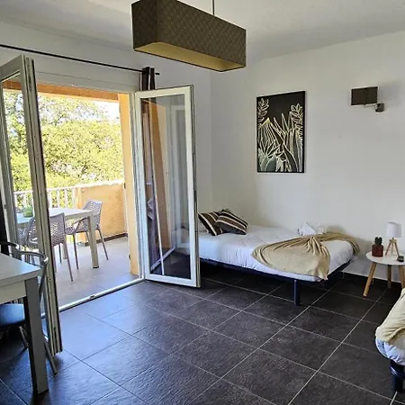 T2 Dolce & C4 Vue Et Piscine Apartment *