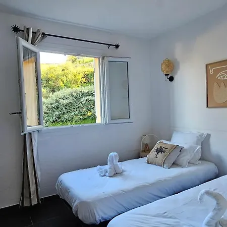 T2 Dolce & C4 Vue Et Piscine Apartment *
